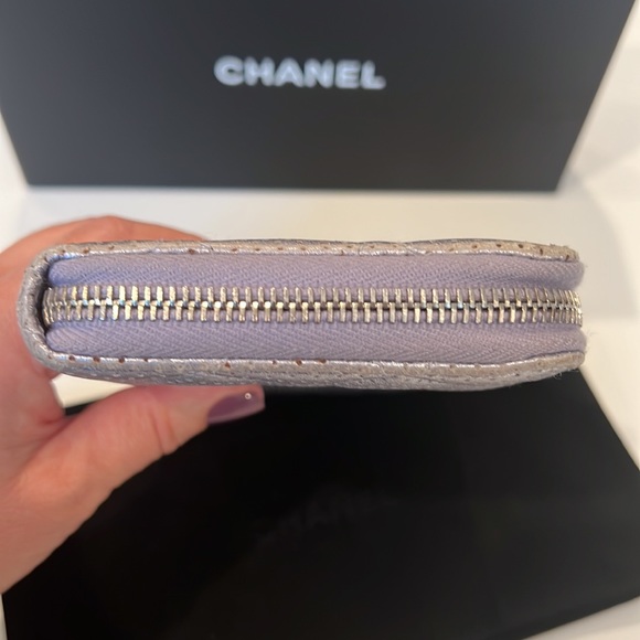 🔥RARE CHANEL IRIDESCENT SILVERY/PURPLE ZIP AROUND WALLET FULL INCLUSION 🔥 - Picture 12 of 16